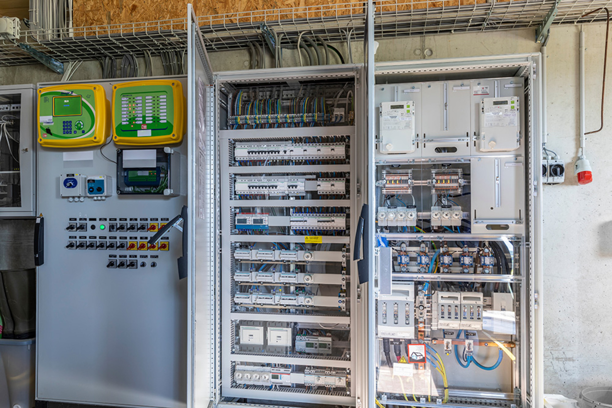 Nieder­spannungs­anlagen bei Muster Elektro in Musterstadt