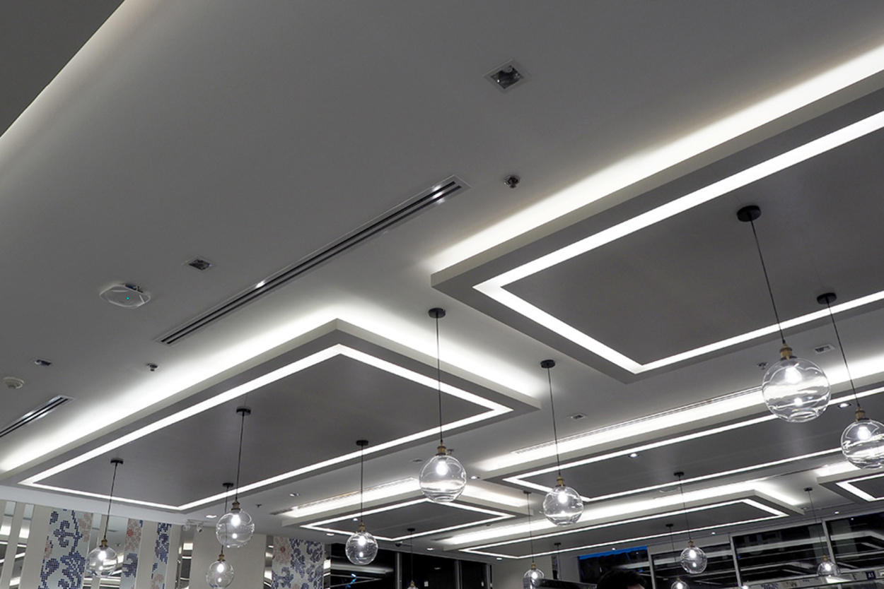 LED-Beleuchtung bei Muster Elektro in Musterstadt